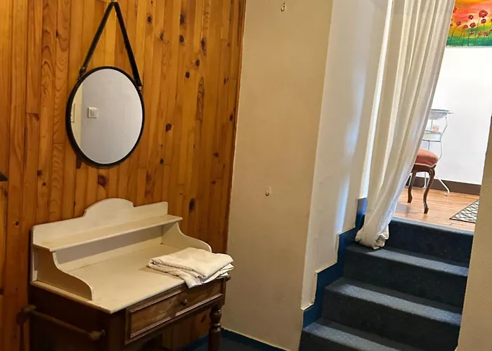 Duplex Vintage Proche De La Gare Sncf Apartment