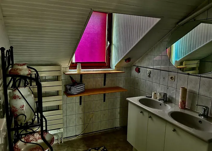 Duplex Vintage Proche De La Gare Sncf Apartment